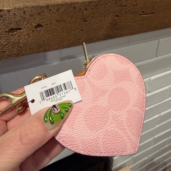 💗New! Coach! - Picture 3 of 13